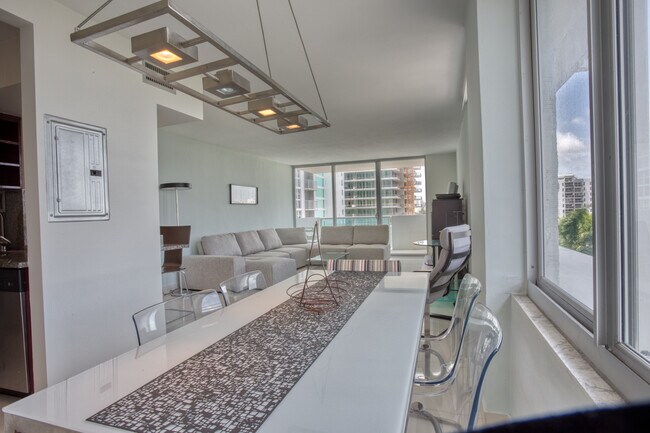 Foto del edificio - 1200 West Ave
