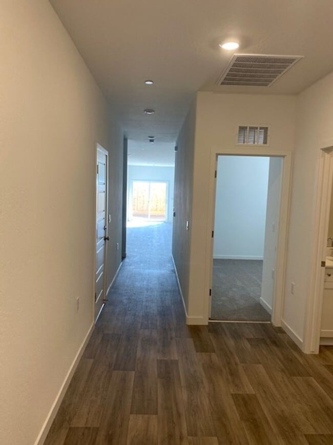 Building Photo - Beautiful 4BR Single-Level Home in Madera’s New Community!