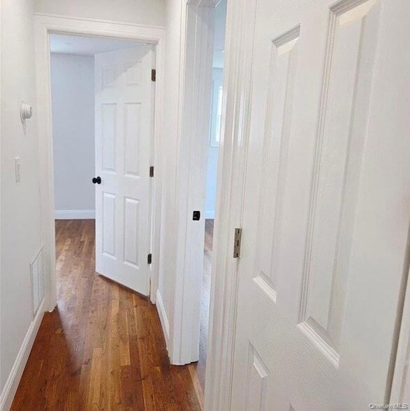 Building Photo - 26 Midday Dr