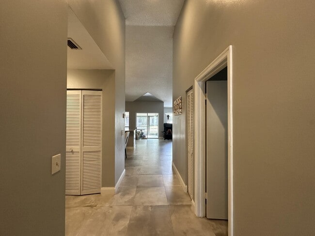 Building Photo - 9286 Ketay Cir
