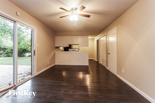 Building Photo - 5507 Somers Dr
