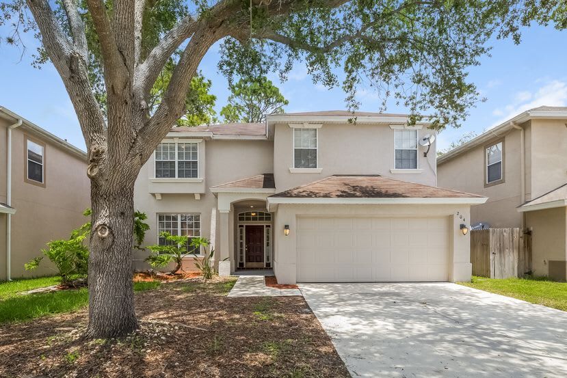 Foto principal - 204 Hanging Moss Dr