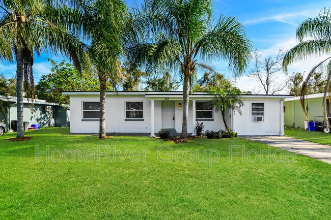Building Photo - 213 Hays Dr