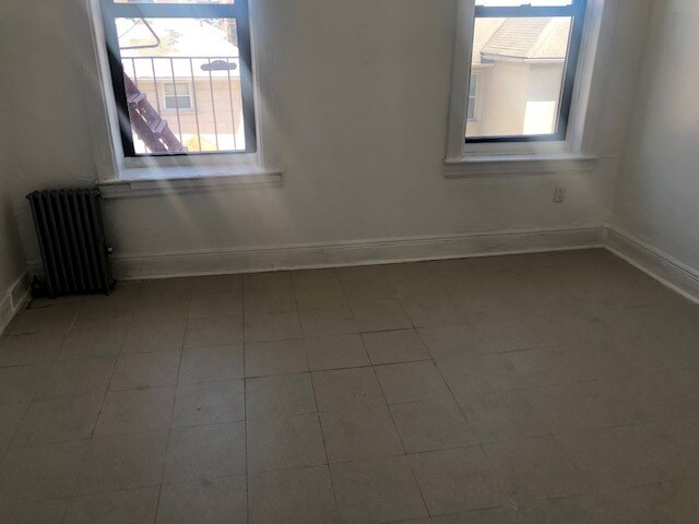 Building Photo - 1513 W 7th St