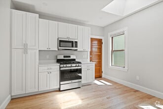 Building Photo - 19 Taft St