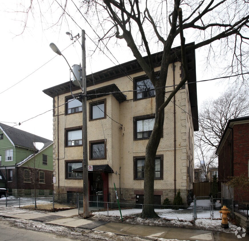 Building Photo - 26 Gifford St