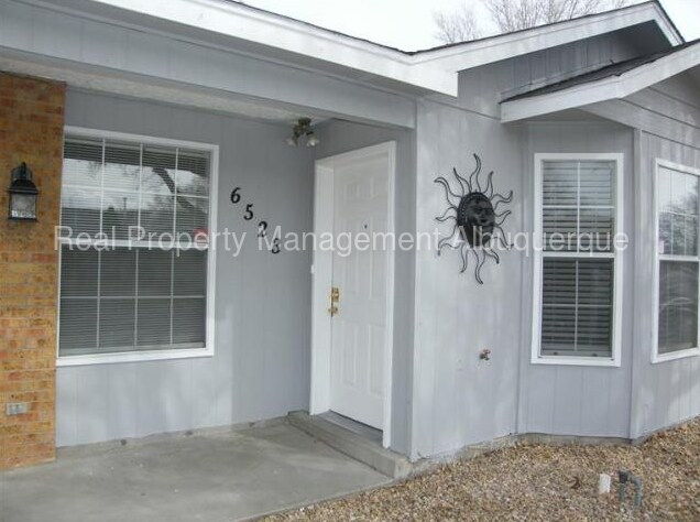 Building Photo - 6523 Azuelo Ave NW