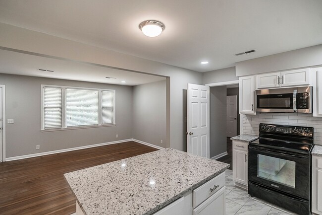 Building Photo - Remodeled Ranch In Hendersonville - Fenced...