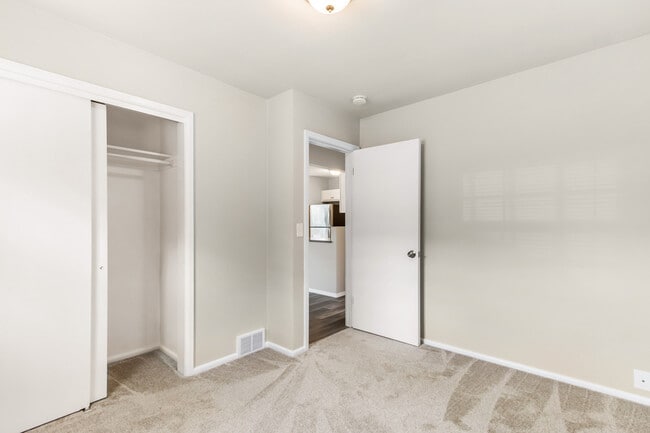 Foto del edificio - W164N8815 Mill St