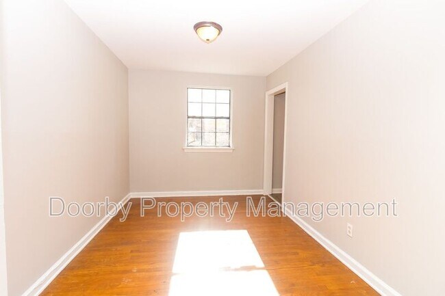 Foto del edificio - 3302 Pinewood Ave