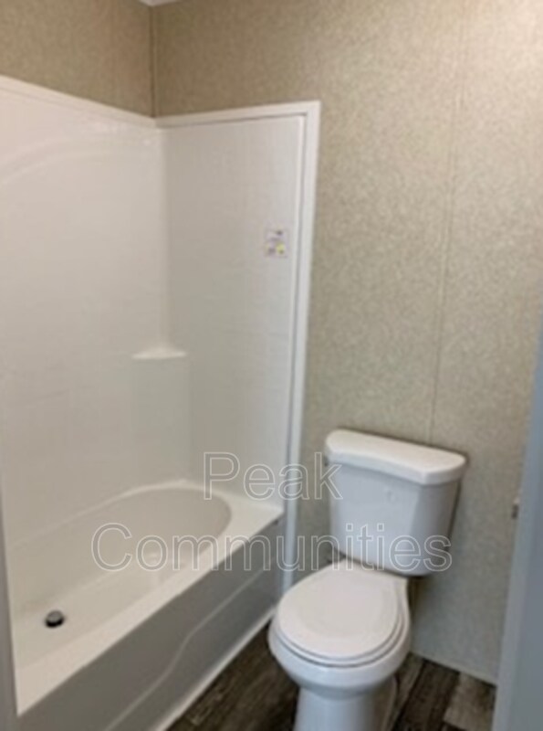 Foto del edificio - 548 Shady Brook Hts