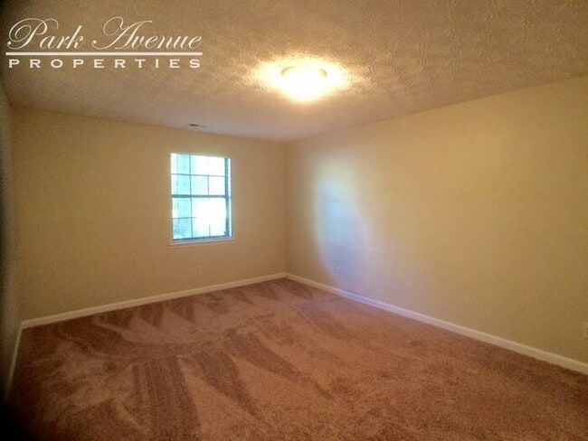 Building Photo - 102 Shannon Chase Dr