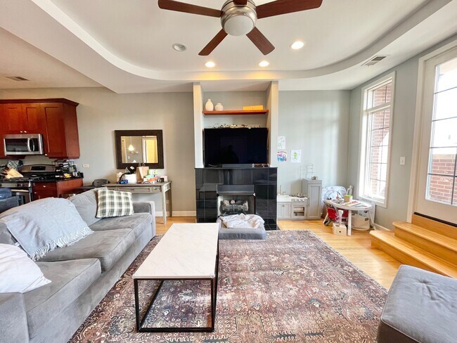 Foto del edificio - 2734 N Wolcott Ave