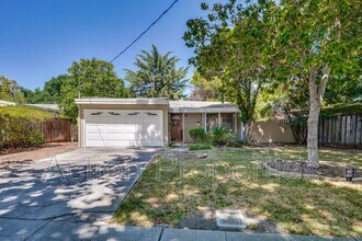 Building Photo - 1764 Montecito Ave
