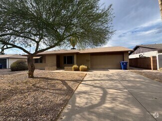 Building Photo - 2312 E Balboa Dr