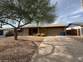Building Photo - 2312 E Balboa Dr