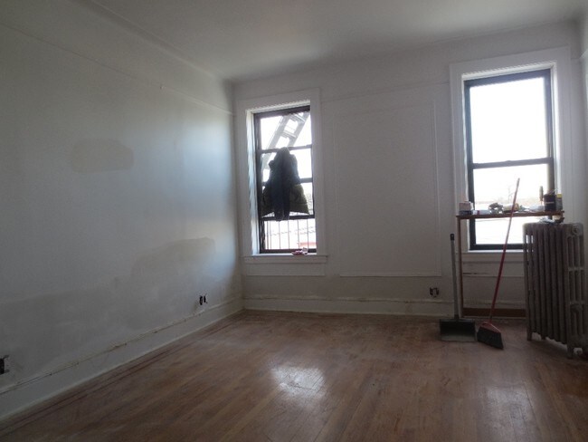 Building Photo - 1825 Summerfield St