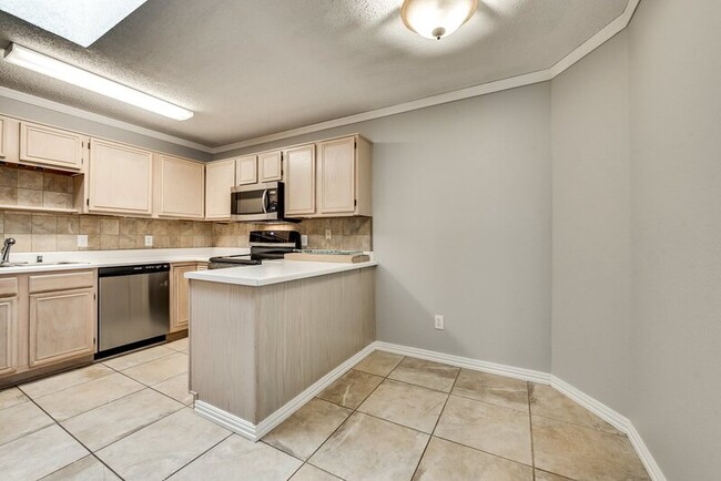 Building Photo - 2090 Colt Ct