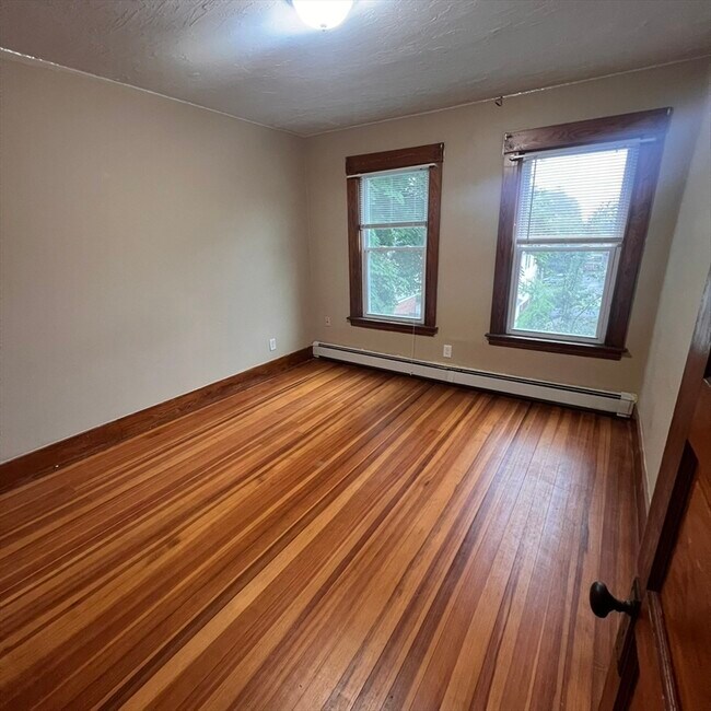 Foto del edificio - 378 Parker St