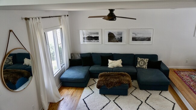 Foto del edificio - 855 Greenwood Ave NE