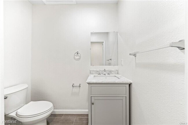 Building Photo - 4 br, 4.5 bath House - 4480 Laro Ln