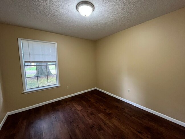 Foto del edificio - Renovated 3 Bedroom 1.5 Bath Home with 1 Car Garage for Rent!!