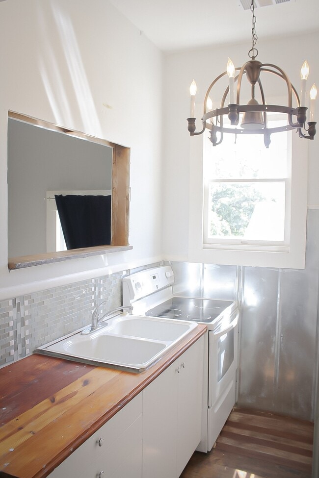 Building Photo - 2627 Avenue K