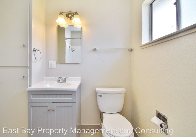 Building Photo - 2 br, 1 bath House - 20862 Ashfield Ave