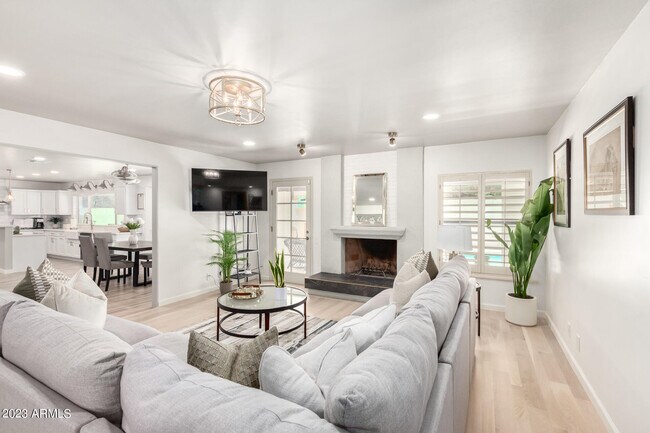 Foto del edificio - 8638 E Thoroughbred Trail