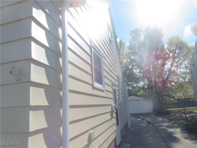 Foto del edificio - 8005 Bremen Ave