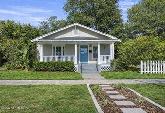 Building Photo - 3649 Walsh St