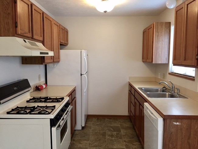 Building Photo - 7999 Green Meadow Ct