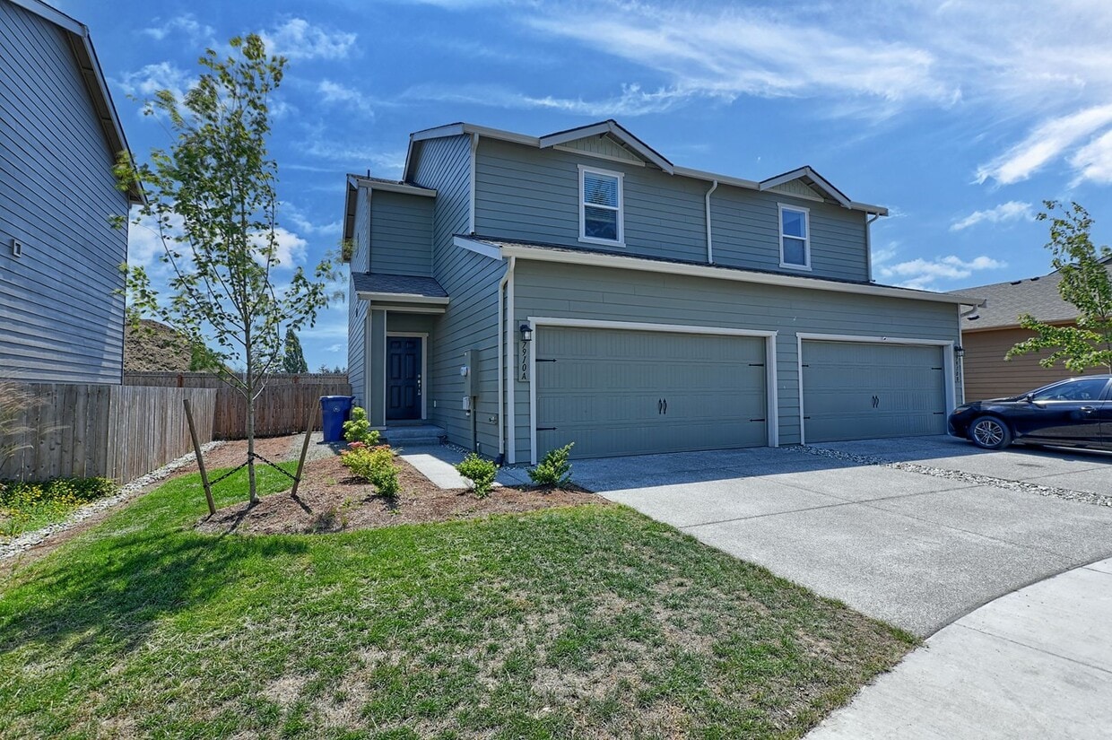 Primary Photo - Newer home, dead end street, AC, Gas heat,...