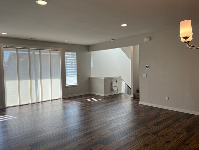 Foto del edificio - Available Now, CK School District