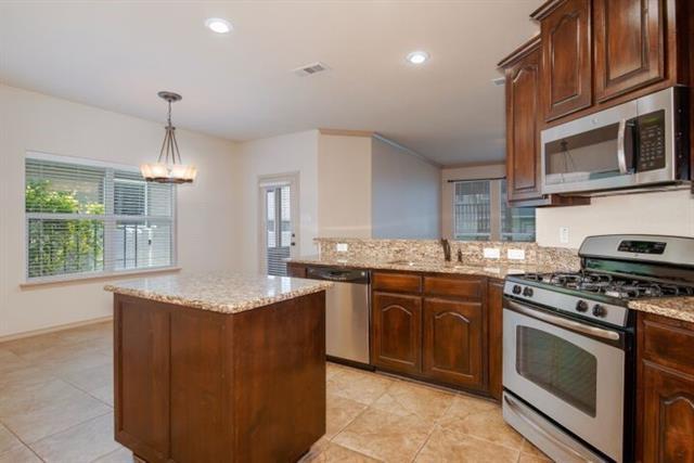 Foto del edificio - 5028 Holliday Dr
