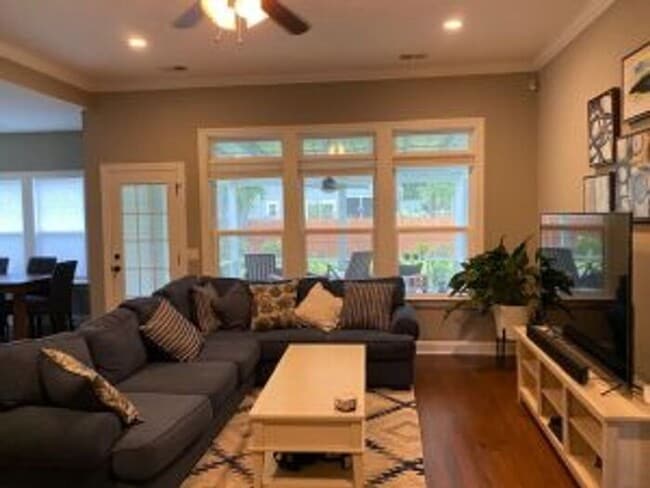 Photo - Fenwick Hills House