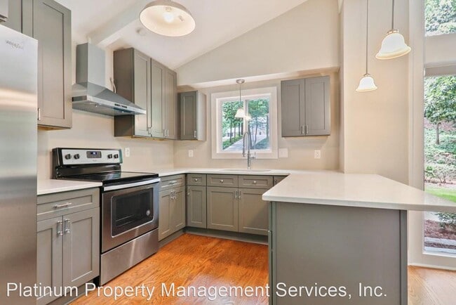 Foto del edificio - 4 br, 3 bath House - 360 Castleridge Dr