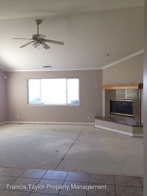 Building Photo - 2310 Trails End