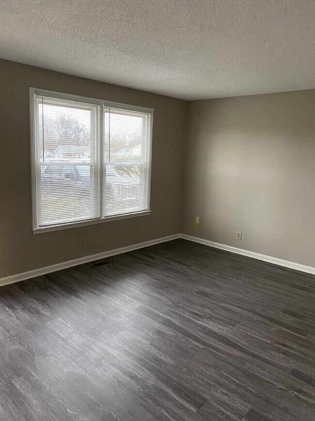 Building Photo - 276 Northwood Terrace