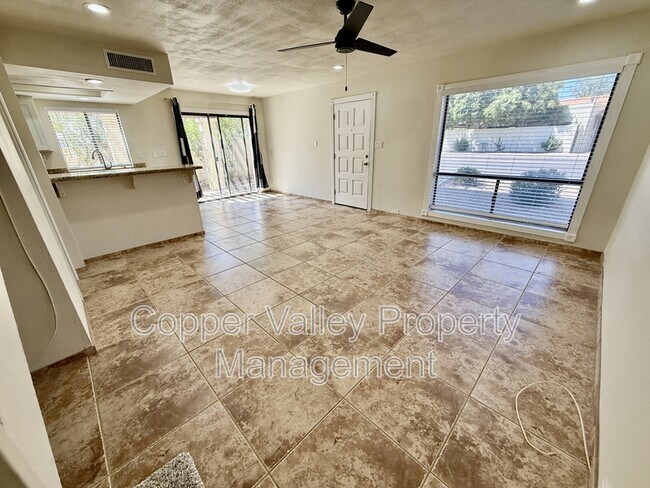 Foto del edificio - 8601 S 48th St