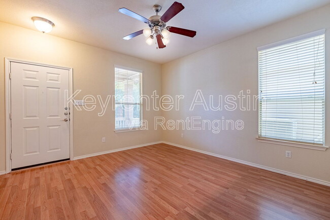 Building Photo - 1610 Yoakum St