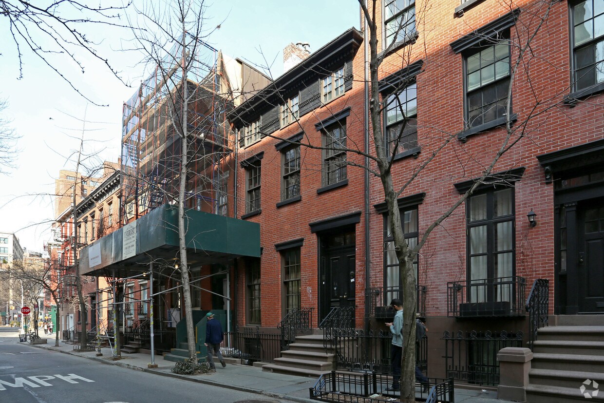 Foto principal - 309 W 4th St