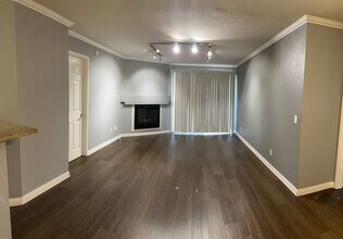 Building Photo - 21450 Burbank Blvd