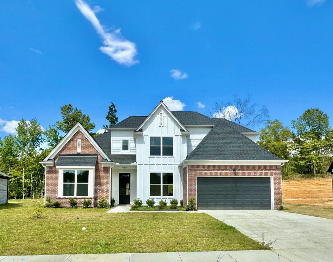 Primary Photo - Now Leasing A 5-Bedroom 3 Bath Home In Oli...
