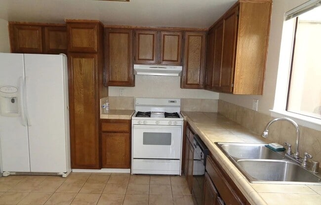 Building Photo - 1266 Hartford Cir
