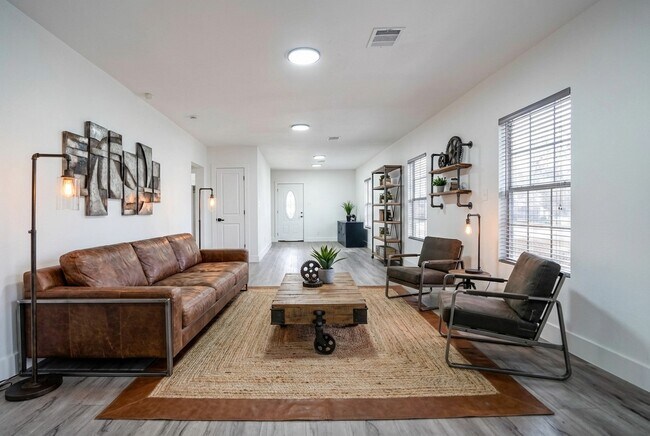 Foto del edificio - 8505 Denby St