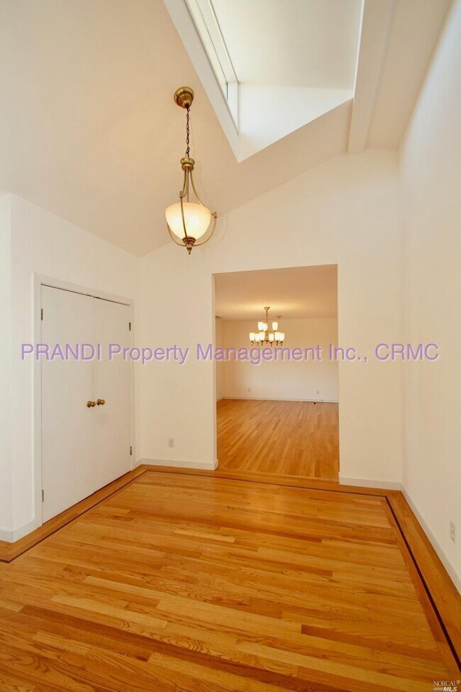 Building Photo - 103 Highland Ave