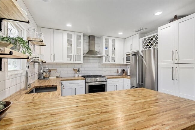 Newly Remodeled Bright Kitchen, New Appliances, Wine Rack, Butcher Block Countertops - 5715 Joe Sayers Ave