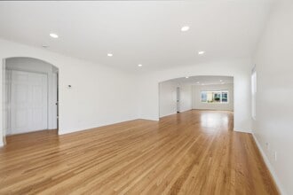 Building Photo - 6230 Rose St