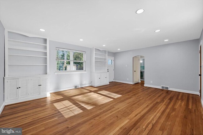 Foto del edificio - 109 W Park Blvd